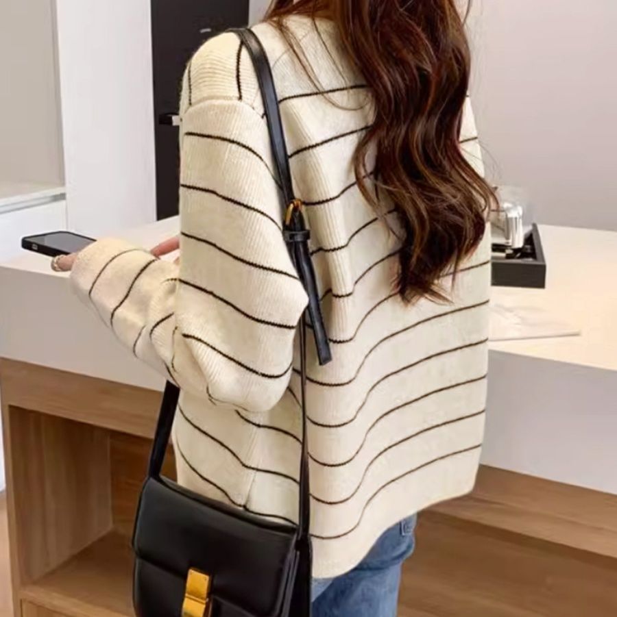 ブルベ夏/ブルベ冬服　細ボーダー柄ニットカーディガン