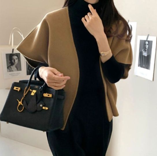 ブルベ夏服　上品な大人のゆったり袖なしウールベスト