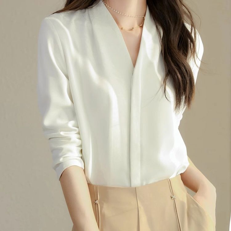 ブルベ夏/ブルベ冬服　上品Ｖネック長袖ブラウス