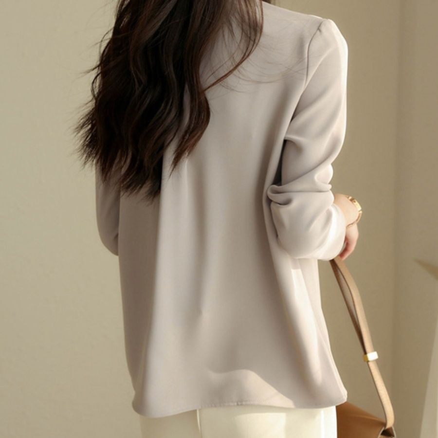 ブルベ夏/ブルベ冬服　上品Ｖネック長袖ブラウス