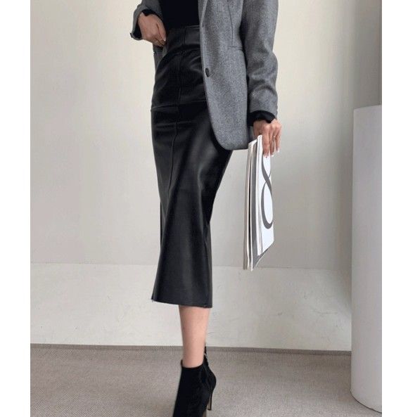 ブルベ夏/ブルベ冬服　上品な光沢感が美しいハイウエスト合成皮革タイトスカート