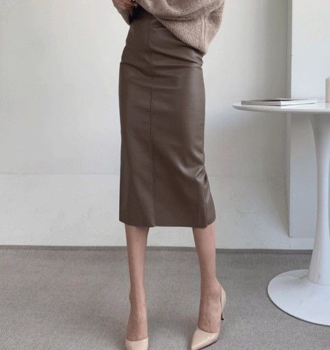 ブルベ夏/ブルベ冬服　上品な光沢感が美しいハイウエスト合成皮革タイトスカート