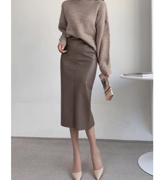 ブルベ夏/ブルベ冬服　上品な光沢感が美しいハイウエスト合成皮革タイトスカート