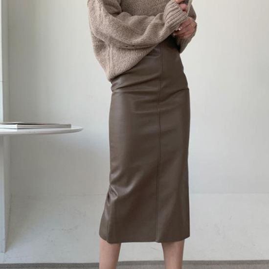 ブルベ夏/ブルベ冬服　上品な光沢感が美しいハイウエスト合成皮革タイトスカート