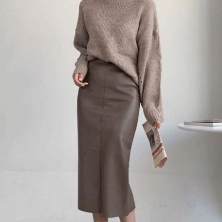 ブルベ夏/ブルベ冬服 上品な光沢感が美しいハイウエスト合成皮革タイトスカート