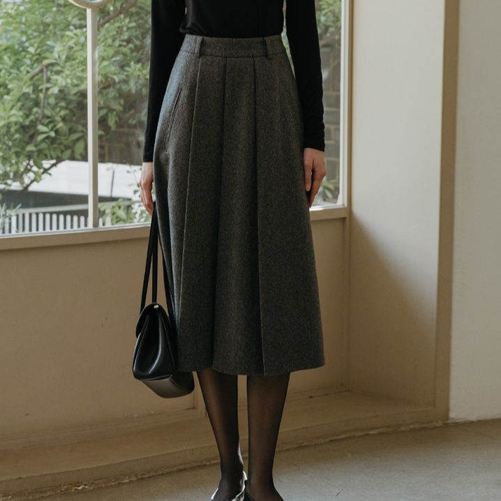 ブルベ夏/ブルベ冬服　上品ミディ丈プリーツスカート