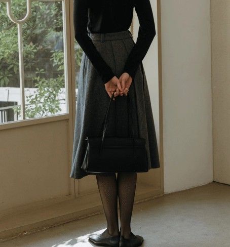 ブルベ夏/ブルベ冬服　上品ミディ丈プリーツスカート