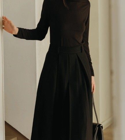 ブルベ夏/ブルベ冬服　上品ミディ丈プリーツスカート