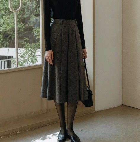 ブルベ夏/ブルベ冬服　上品ミディ丈プリーツスカート
