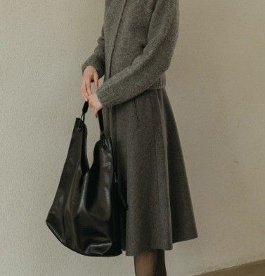 ブルベ夏/ブルベ冬服　上品ミディ丈プリーツスカート