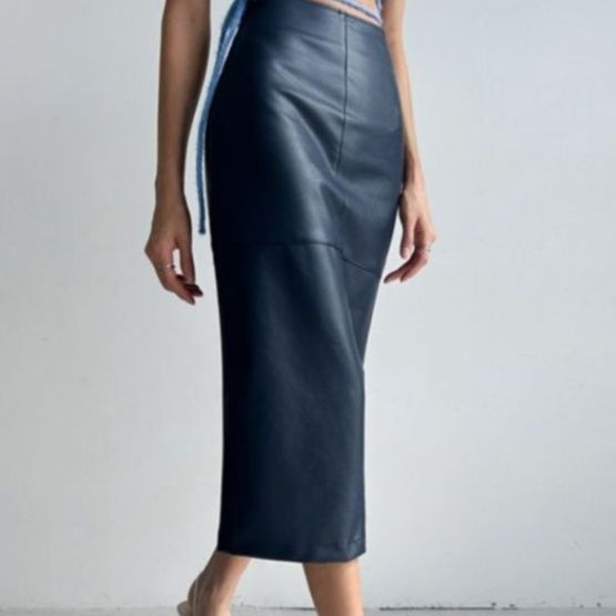 ブルベ夏/ブルベ冬服 本格レザー調ハイウエストタイトスカート