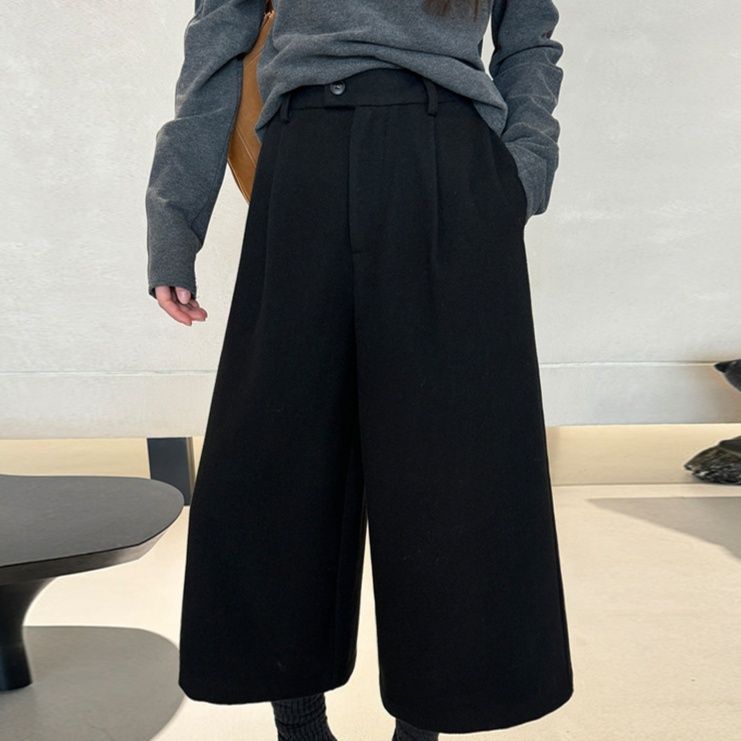 ブルベ夏/ブルベ冬服　上品なウール風ワイドクロップド丈パンツ