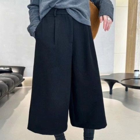 ブルベ夏/ブルベ冬服　上品なウール風ワイドクロップド丈パンツ