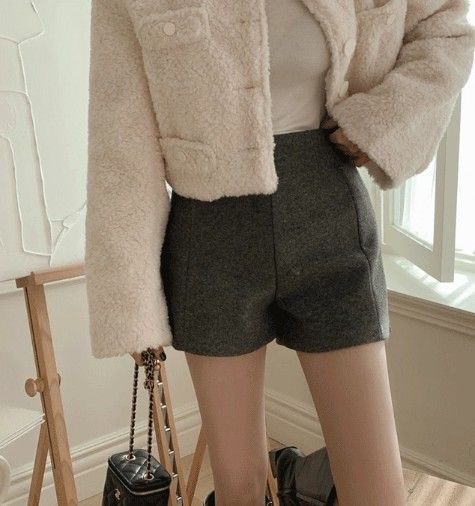 ブルベ夏/ブルベ冬服　上品仕立てのハイウエストショートパンツ