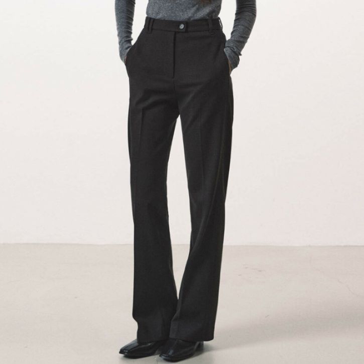 ブルベ冬服　上品な大人の直線美ハイウエストワイドパンツ