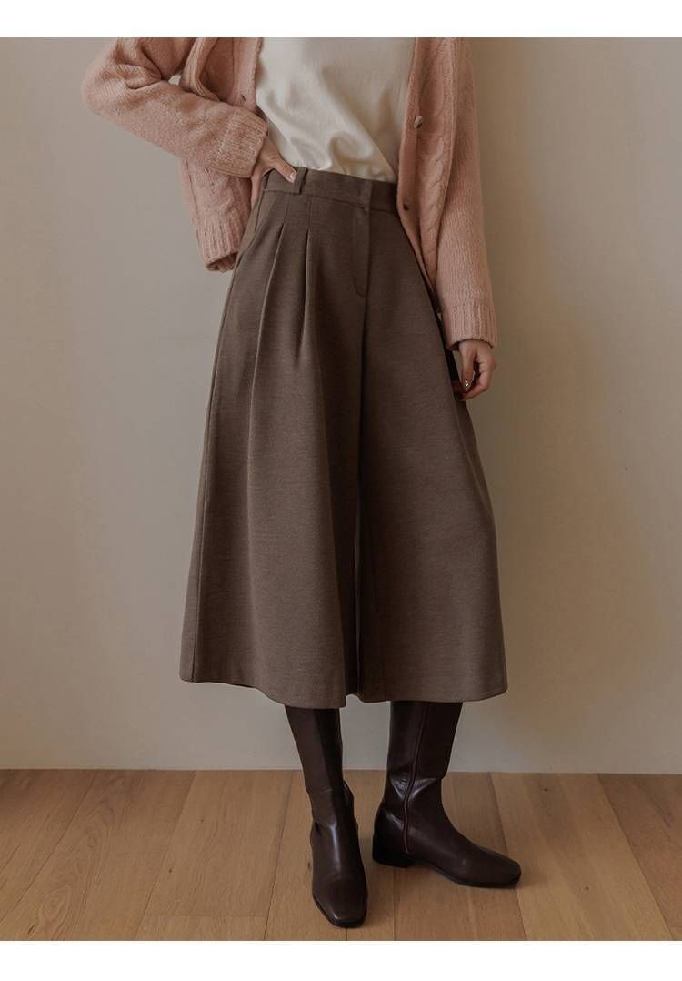 ブルベ夏/ブルベ冬服　上品な女性らしさを演出するハイウエストガウチョパンツ