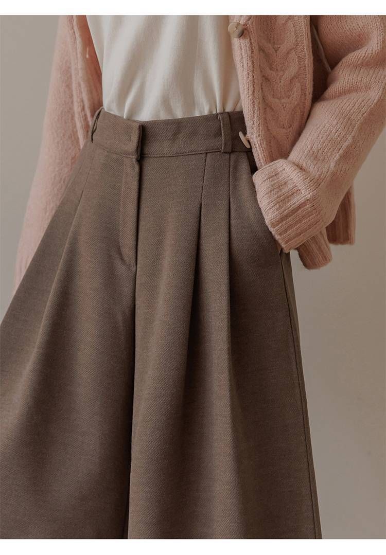 ブルベ夏/ブルベ冬服　上品な女性らしさを演出するハイウエストガウチョパンツ
