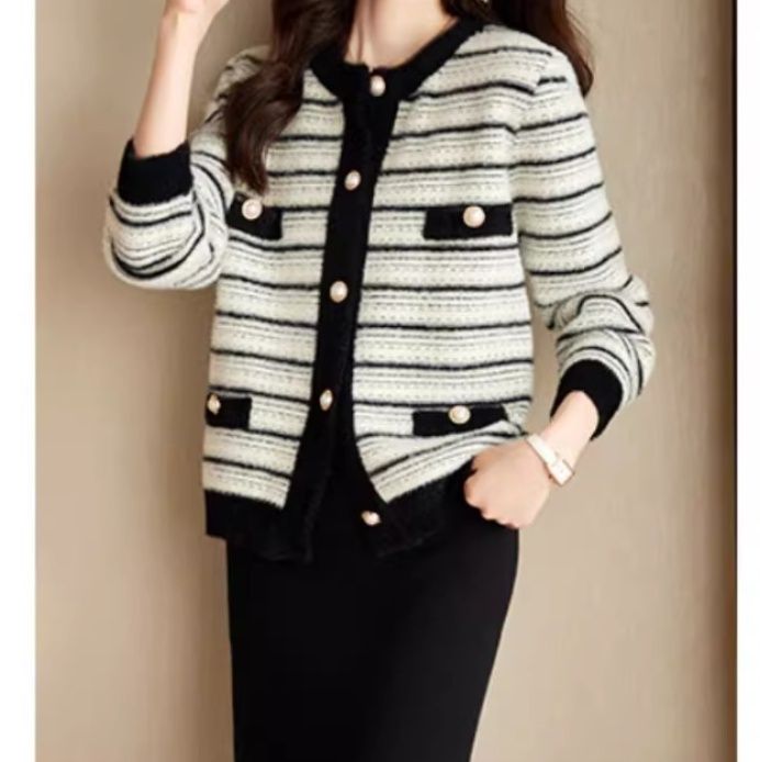 ブルベ夏/ブルベ冬服　上品ボーダー編みふわもこ前開きカーディガン
