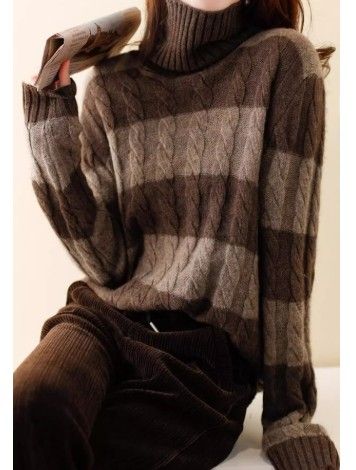 ブルベ夏服　立体ケーブル編みタートルネック長袖ニット