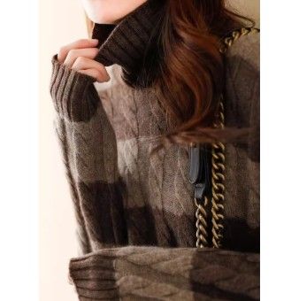 ブルベ夏服　立体ケーブル編みタートルネック長袖ニット