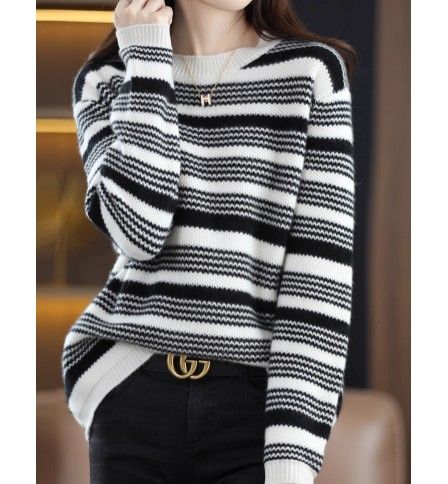 ブルベ夏/ブルベ冬服　 波模様編みが美しい上品ボーダー長袖プルオーバー
