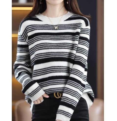 ブルベ夏/ブルベ冬服　 波模様編みが美しい上品ボーダー長袖プルオーバー
