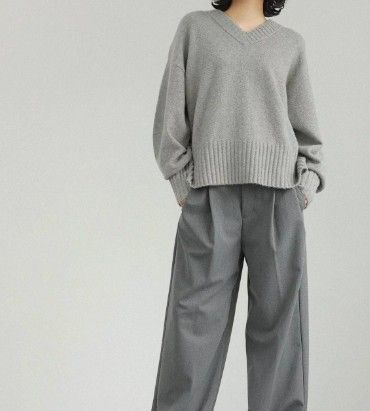ブルベ夏/ブルベ冬服　ふわりと優しいブイネック長袖ニット