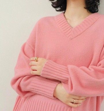 ブルベ夏/ブルベ冬服　ふわりと優しいブイネック長袖ニット