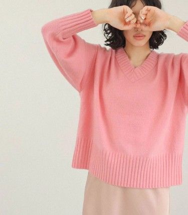 ブルベ夏/ブルベ冬服　ふわりと優しいブイネック長袖ニット