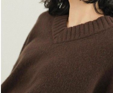 ブルベ夏/ブルベ冬服　ふわりと優しいブイネック長袖ニット