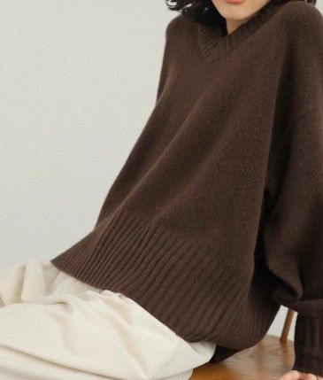 ブルベ夏/ブルベ冬服　ふわりと優しいブイネック長袖ニット