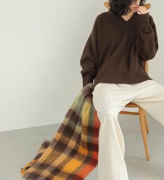 ブルベ夏/ブルベ冬服　ふわりと優しいブイネック長袖ニット