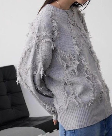 ブルベ夏/ブルベ冬服　 フリンジデザイン丸首長袖ニット