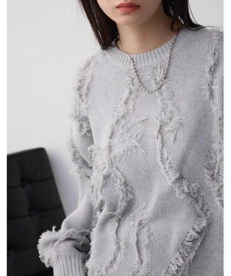 ブルベ夏/ブルベ冬服　 フリンジデザイン丸首長袖ニット