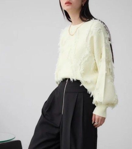 ブルベ夏/ブルベ冬服　 フリンジデザイン丸首長袖ニット