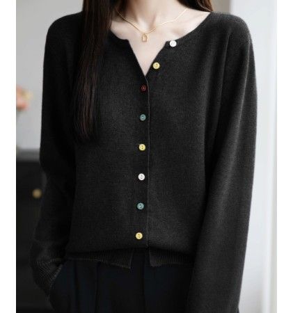 ブルベ夏/ブルベ冬服　マルチボタン配色カーディガン