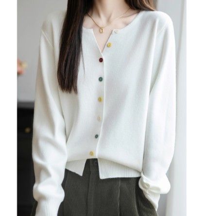 ブルベ夏/ブルベ冬服　マルチボタン配色カーディガン