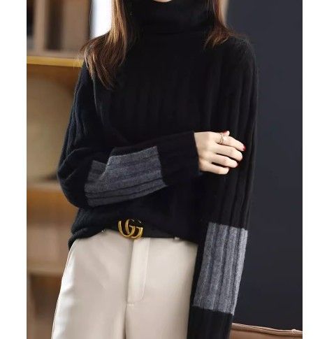 ブルベファッション 配色切替えリブ編みタートルネックニット