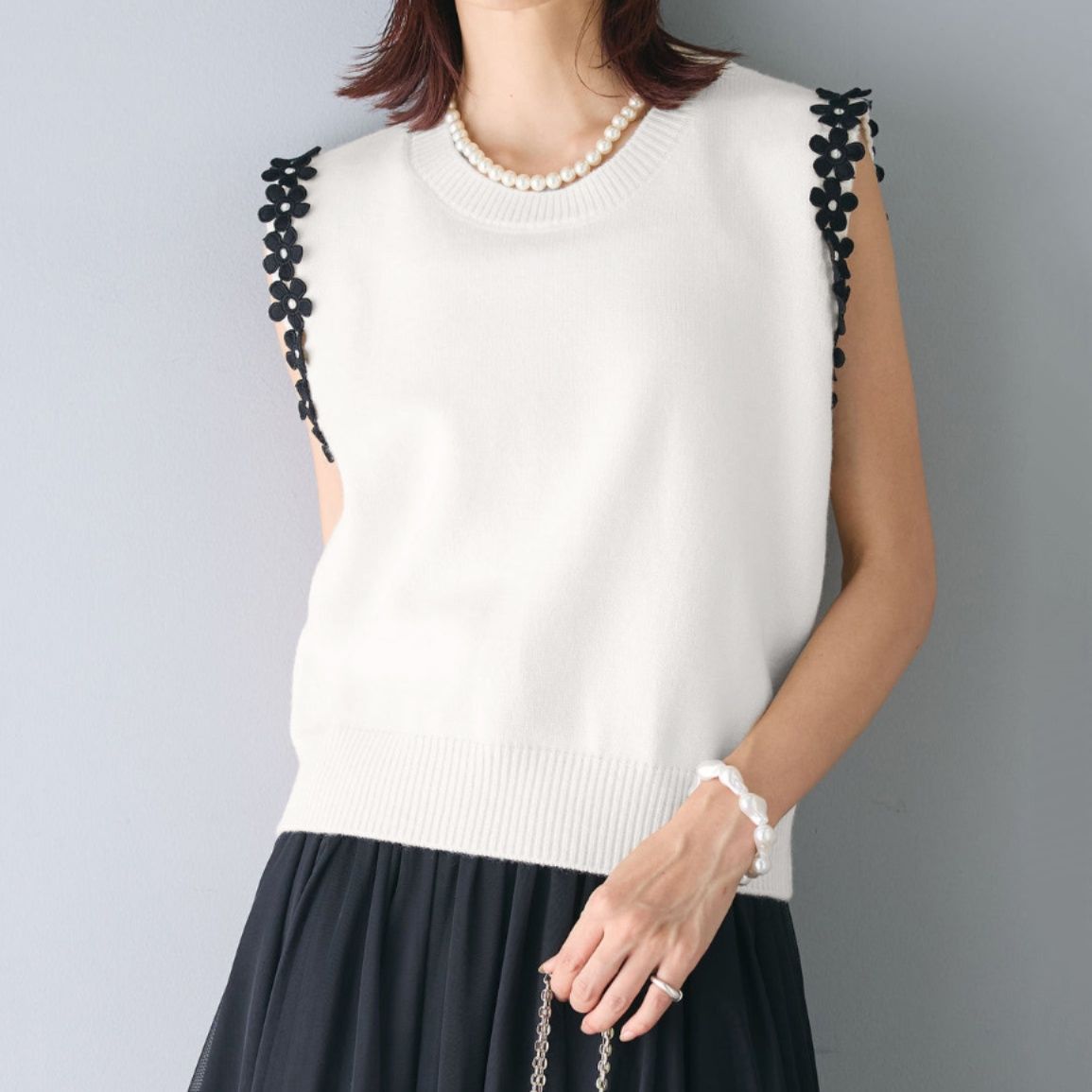 ブルベ夏/ブルベ冬服 花飾り刺繍 プリーツブラウス