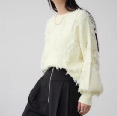 ブルベ夏/ブルベ冬服　 フリンジデザイン丸首長袖ニット