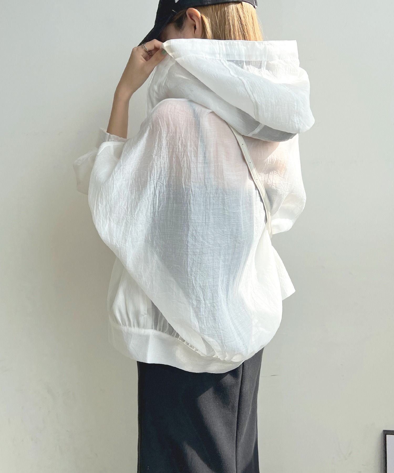 ブルベ夏/ブルベ冬服　 ボリューム袖フード付きジップアップブルゾン