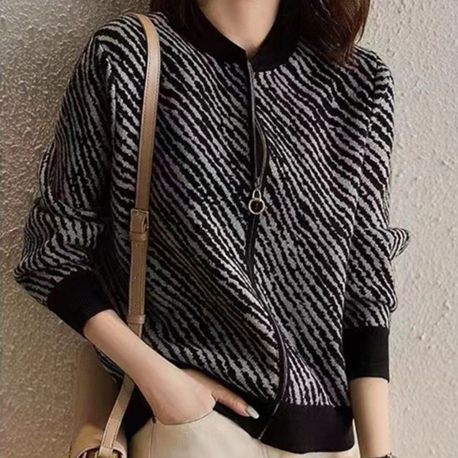 ブルベ夏/ブルベ冬服　ゼブラ柄ニットジップアップブルゾン