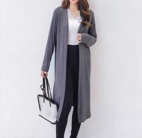 ブルベ夏/ブルベ冬服　上品なロング丈ニットカーディガン
