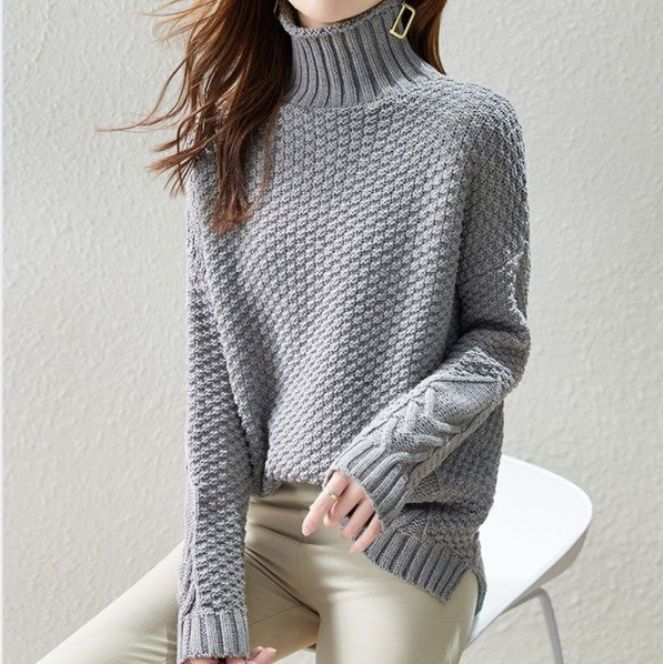 ブルベ夏/ブルベ冬服　立体編地タートルネックゆったりニット