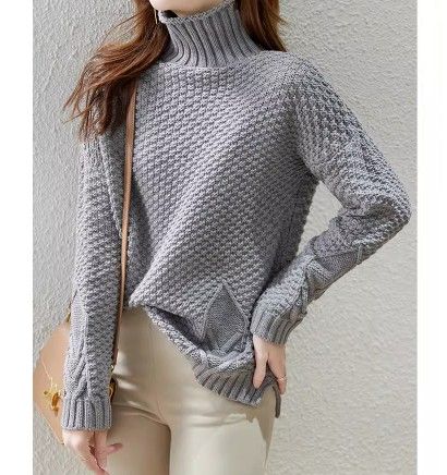 ブルベ夏/ブルベ冬服　立体編地タートルネックゆったりニット