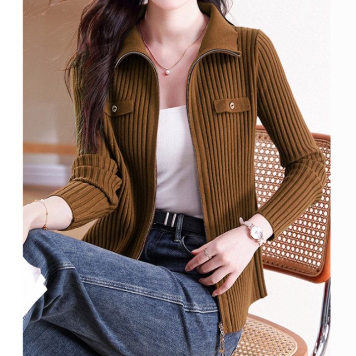 ブルベ夏/ブルベ冬服　胸ポケット付き縦リブ編みジップアップニットカーディガン