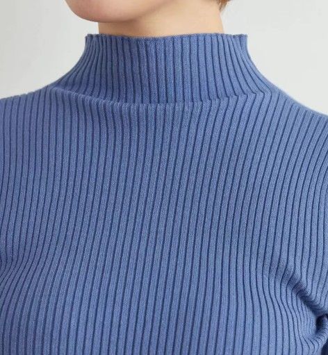 ブルベ夏/ブルベ冬服　上品リブ編みタートルネックニットトップス