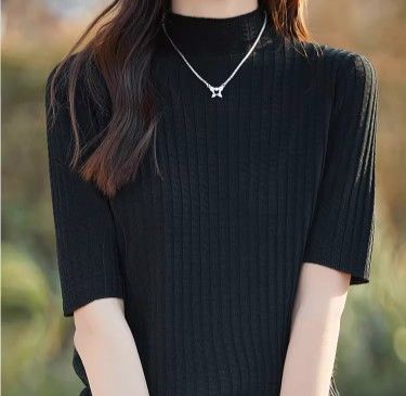 ブルベ夏/ブルベ冬服　 縦リブ編みモックネック半袖ニットトップス