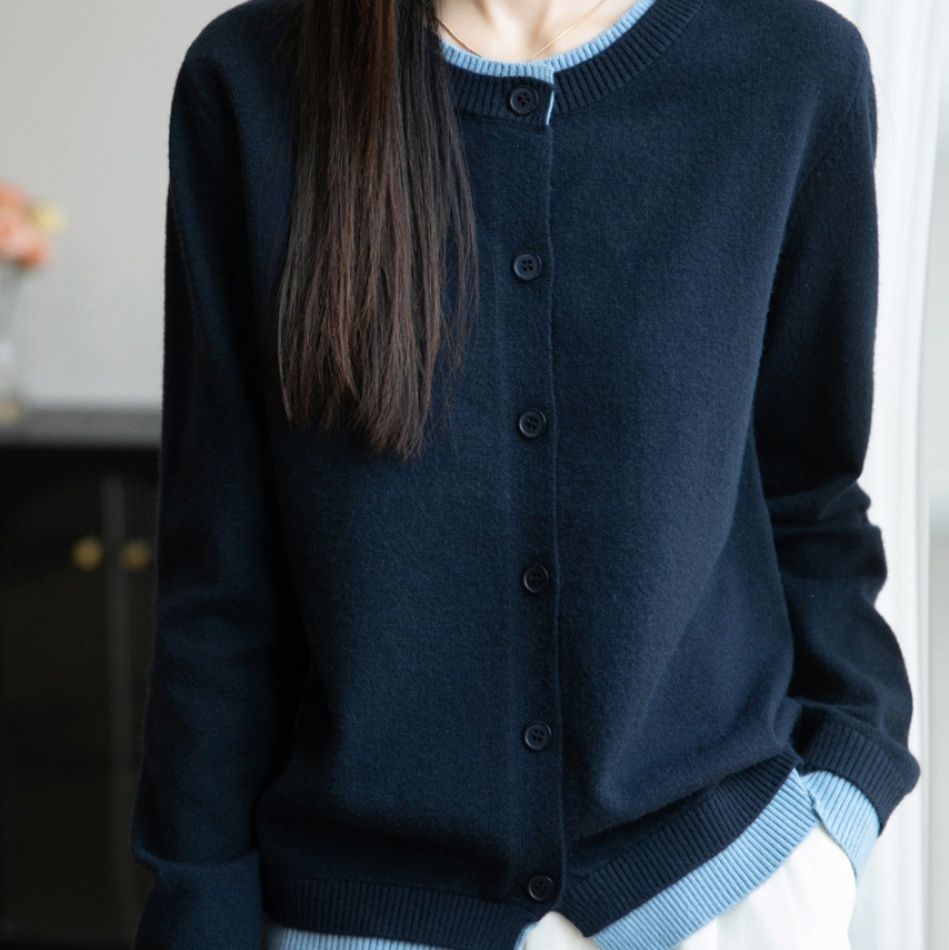 ブルベ夏/ブルベ冬服　配色ラインが映える丸襟ボタン留めニットカーディガン