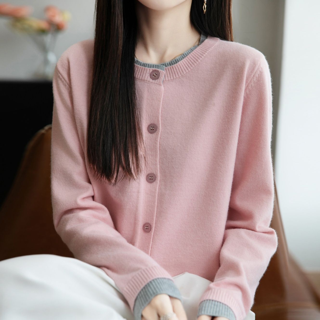 ブルベ夏/ブルベ冬服　配色ラインが映える丸襟ボタン留めニットカーディガン